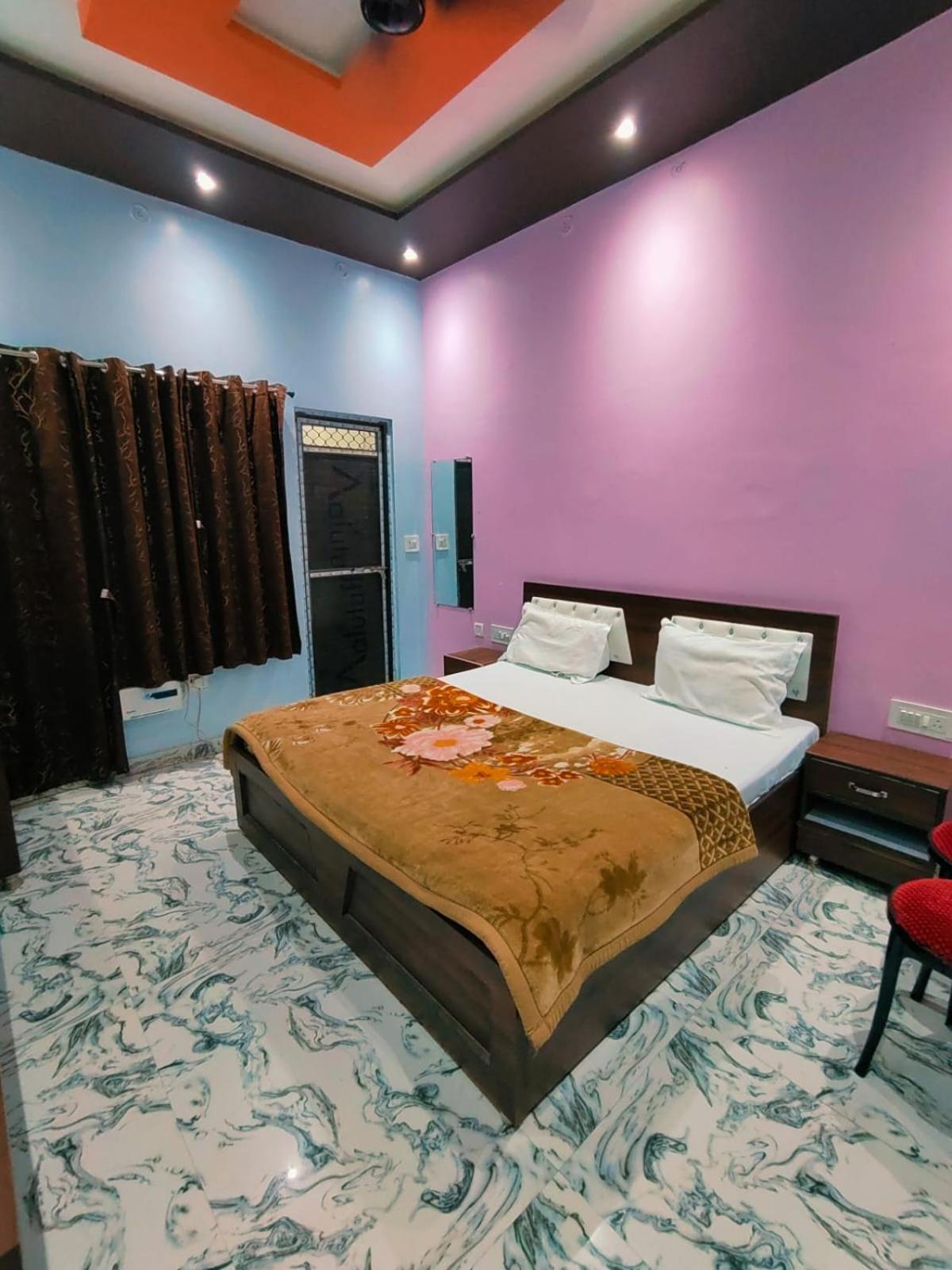 Kaka Guest House Ayodhya エクステリア 写真