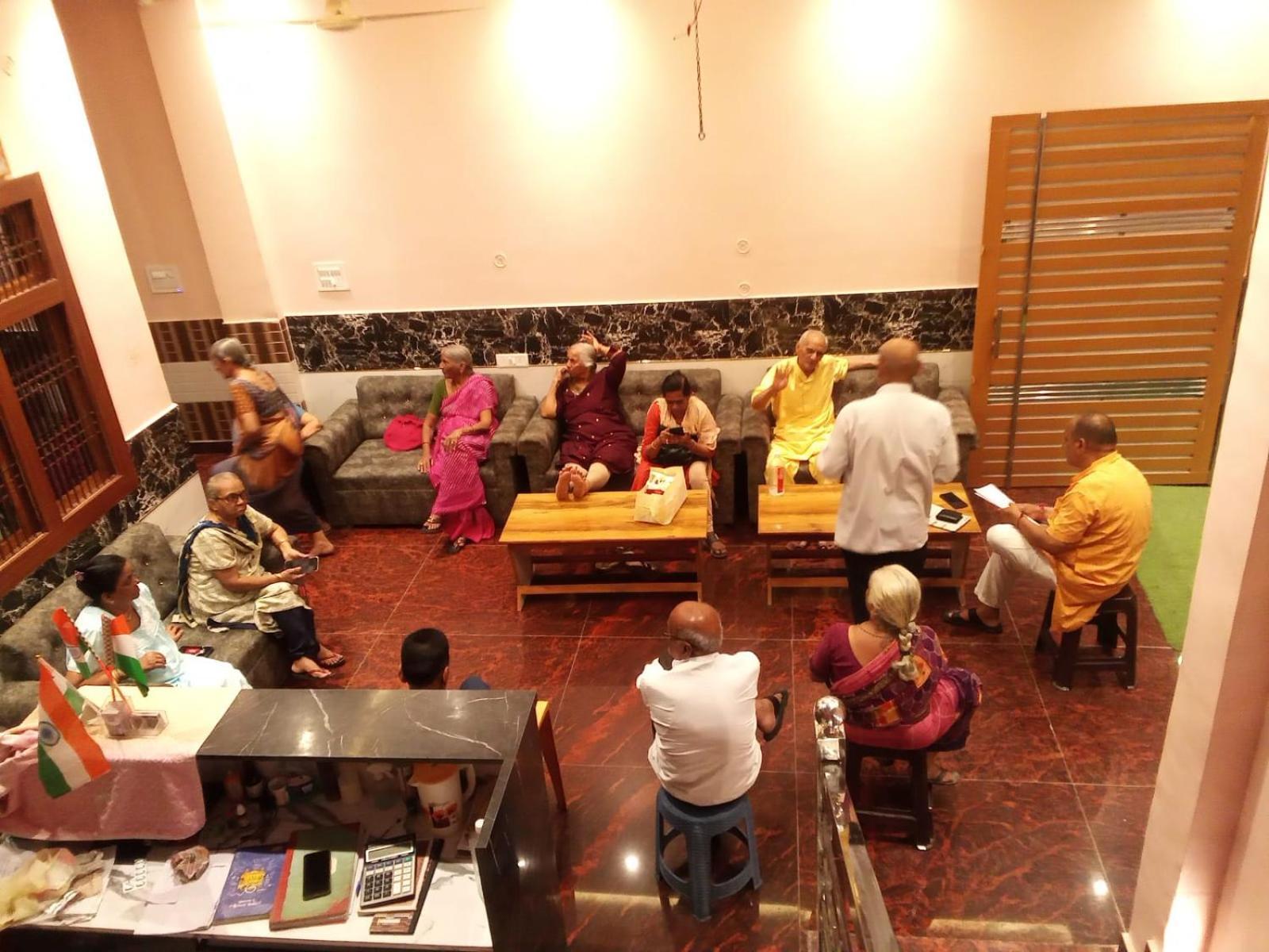 Kaka Guest House Ayodhya エクステリア 写真